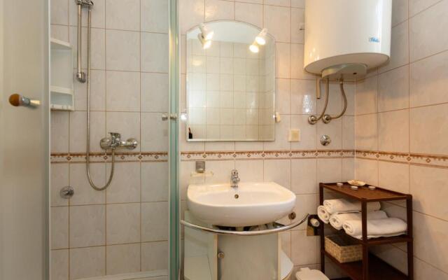 Shabby Chic Apartment ° 1 close to Krk centre