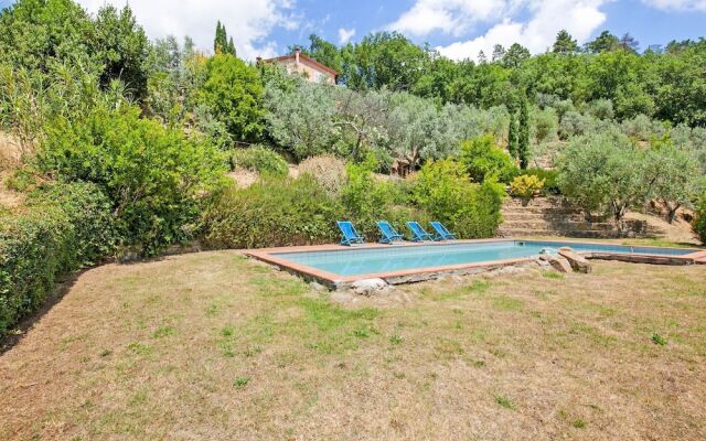 Cozy Holiday Home in Lamporecchio with Swimming Pool