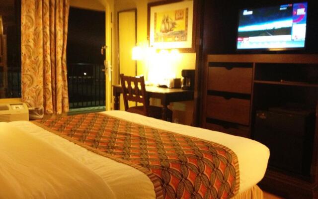 Monroes On The Lake Hotel & Banquet Hall