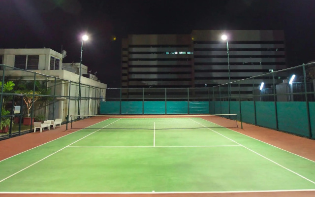 HARRIS Suites fX Sudirman