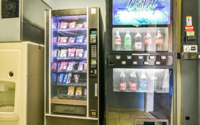 OYO Townhouse Oklahoma City Airport