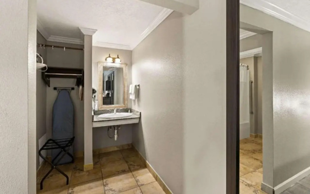 Quality Inn