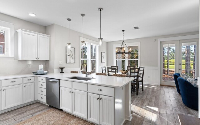 1289 Laurel Grove
