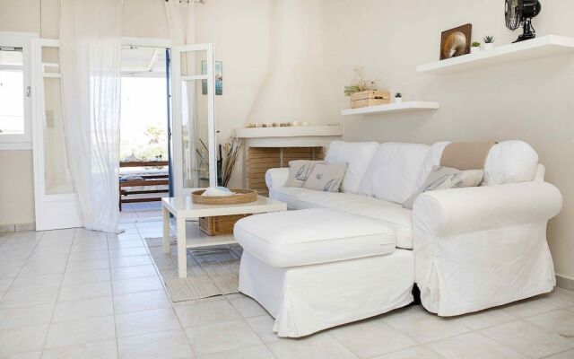 Relax by Mikri Santa Maria Beach - 2 Bedroom House