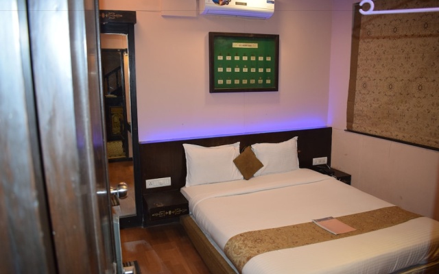JC Chalet – Guest Rooms – Mumbai
