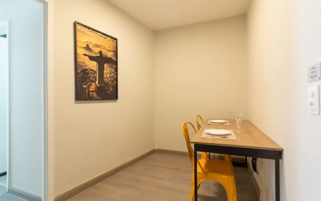 Comfort in the Heart of Rio Rb1701