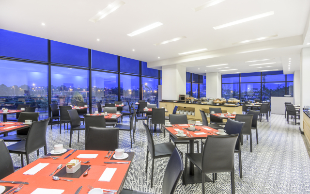 Fairfield by Marriott Bogota Embajada