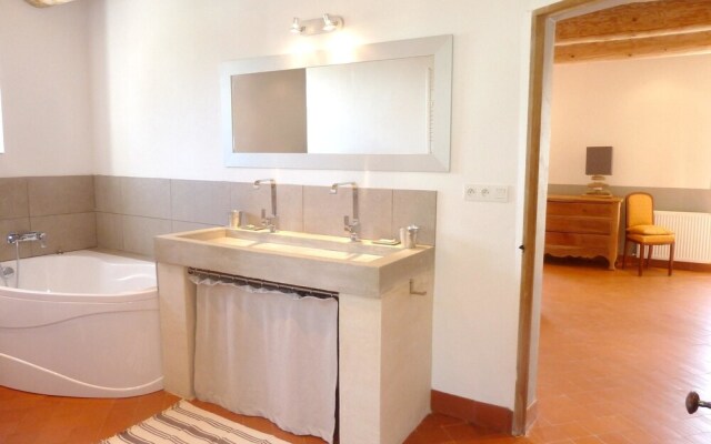 Villa With 7 Bedrooms in Pernes-les-fontaines, With Private Pool, Furn