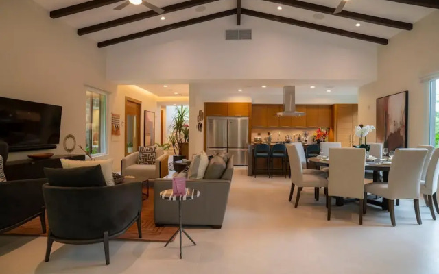 - Casa Cenizaro Six Bedroom Private Pool Family