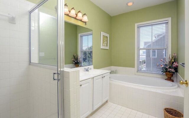 Island Edge Drive 28