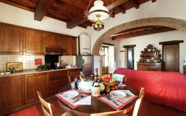 Authentic Farmhouse with Pool, Hot Tub, Playground, Garden