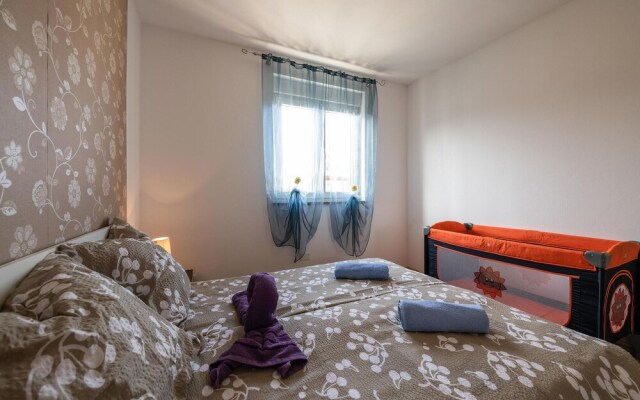 Amazing Home in Pula with Hot Tub, WiFi & 4 Bedrooms