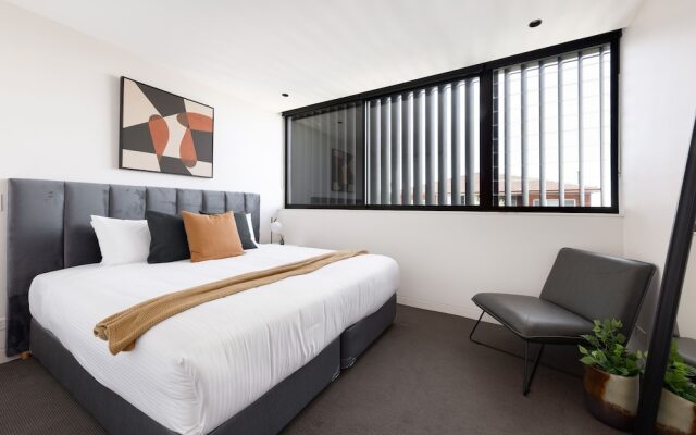 The Horizon Apartments by Urban Rest