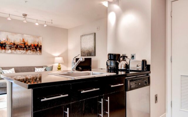 Global Luxury Suites at The White House