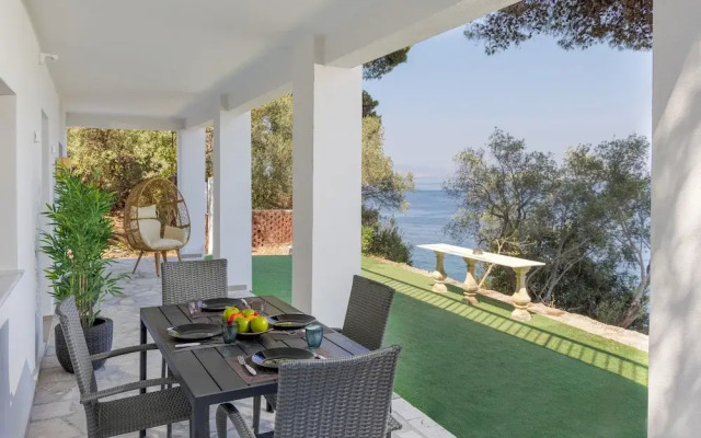 Ninemia Seaview by Estia