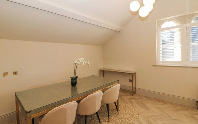 Castleton Suite