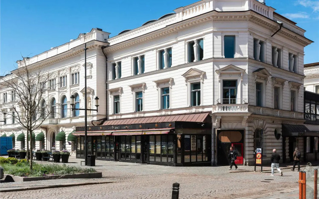 hotelImage