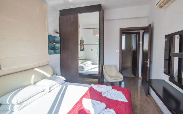 Villa Naomi, Beautiful 4bdr Central Protaras Villa with Private Pool