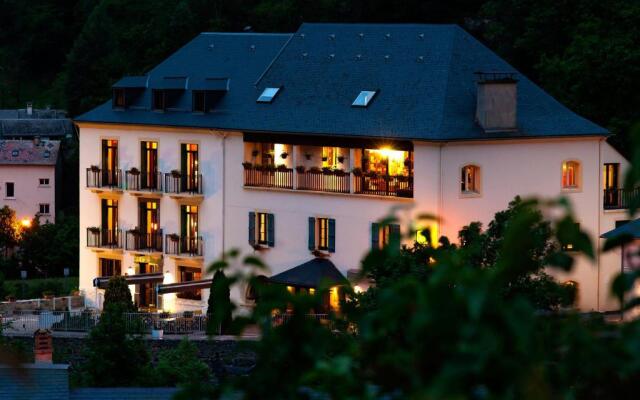 Logis Hôtel La Brèche De Roland