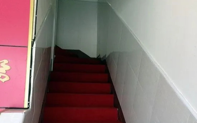 Hairi Hotel