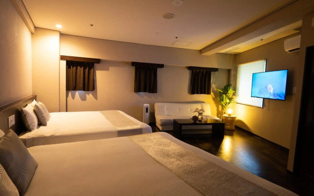 Rycom Crystal Hotel