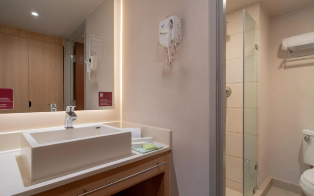 City Express Suites by Marriott Querétaro