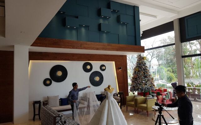 Sunday Hevea Hotel and Resort