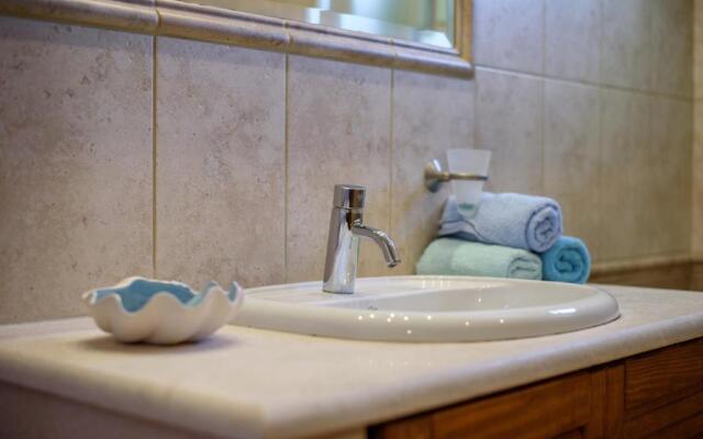 Spyros House, 3 bedrooms-sea view-in Agia Efimia
