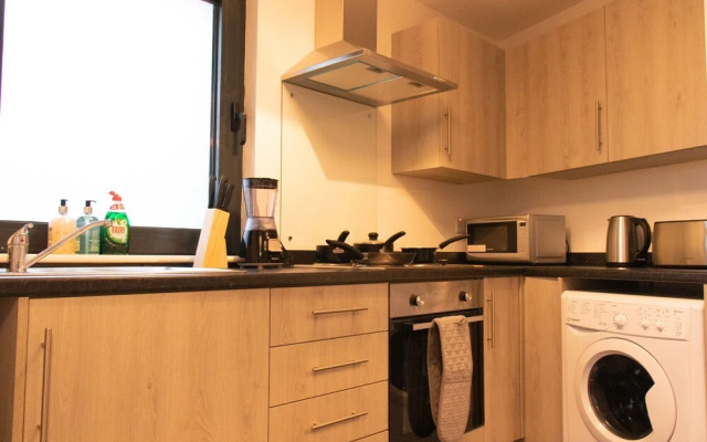 Livestay-modern 2 Bed Apartment Close to Heathrow