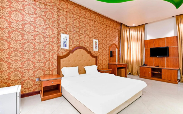 OYO 118 Revira Hotel
