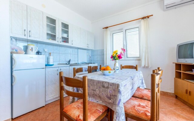 Awesome Home in Sevid With 5 Bedrooms