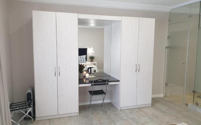 Ruebys Apartment 202