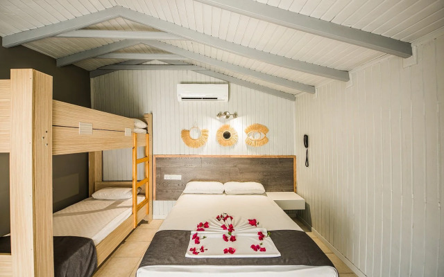 Leda Beach Hotel