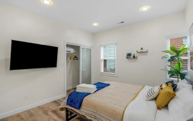 Stylish 4BR Haven Backyard and Fire Pit