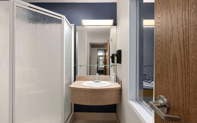 Super 8 by Wyndham St-Jerome