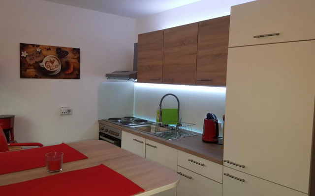 Ferienwohnung Dresden-Neustadt mit Parkplatz im Hof , Balkon ab April 2023