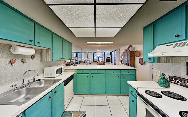 Modernized Oceanfront Beach 2 Bedroom Condo