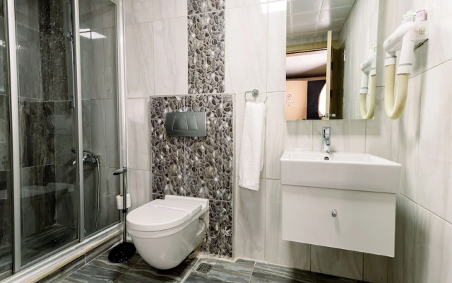 Tri̇o Hotel Airport