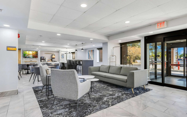 La Quinta Inn & Suites by Wyndham Jacksonville Mandarin