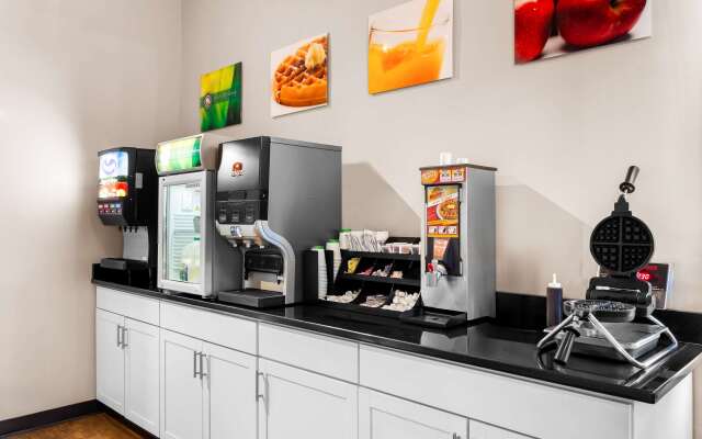 Rodeway Inn Gorham Riverside