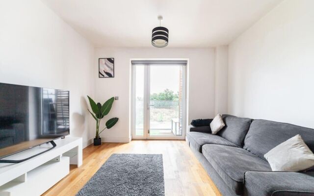 Immaculate 1-bed Apartment in London - Mydas Place
