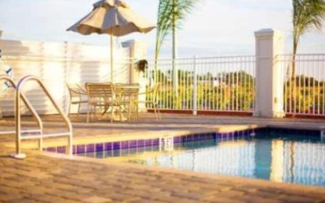 Country Hearth Inn (Ex. Regency Inn & Suites)