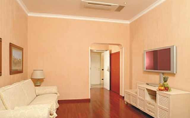 Colosseo Studio Suites