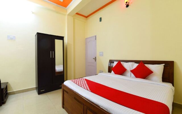 OYO 12826 Hotel Himgiri