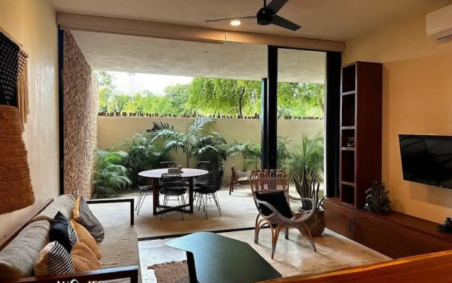 Spacious 2 BR Apartment With Private Pool, Top Amenities