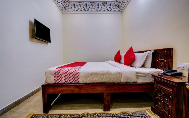 OYO 22287 Hotel Dev Palace