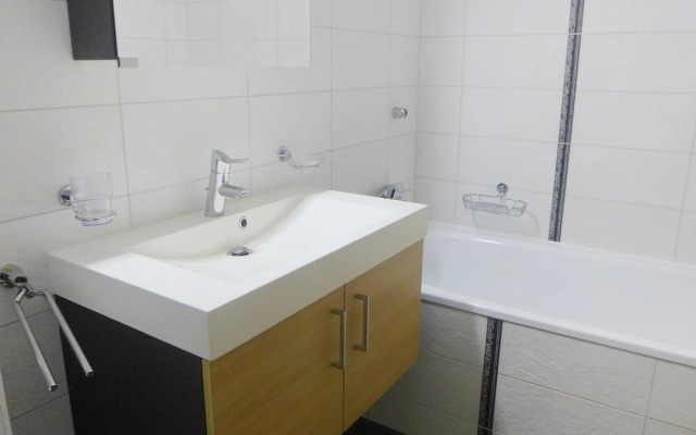 Androm de 2-pi ces A24 Gruy res