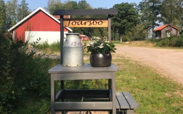 Joarsbo, Stuga 2, Gårdsstugan