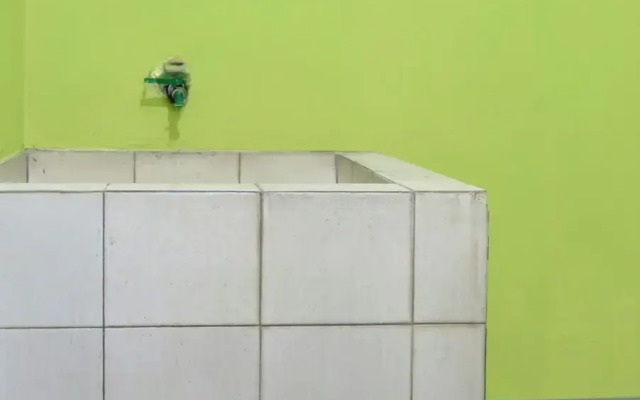 SPOT ON 93840 Guest House Amanda Syariah