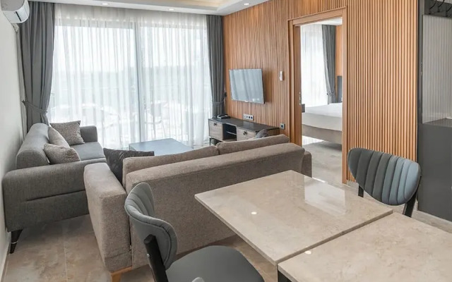Laristone Suite Spa Hotel